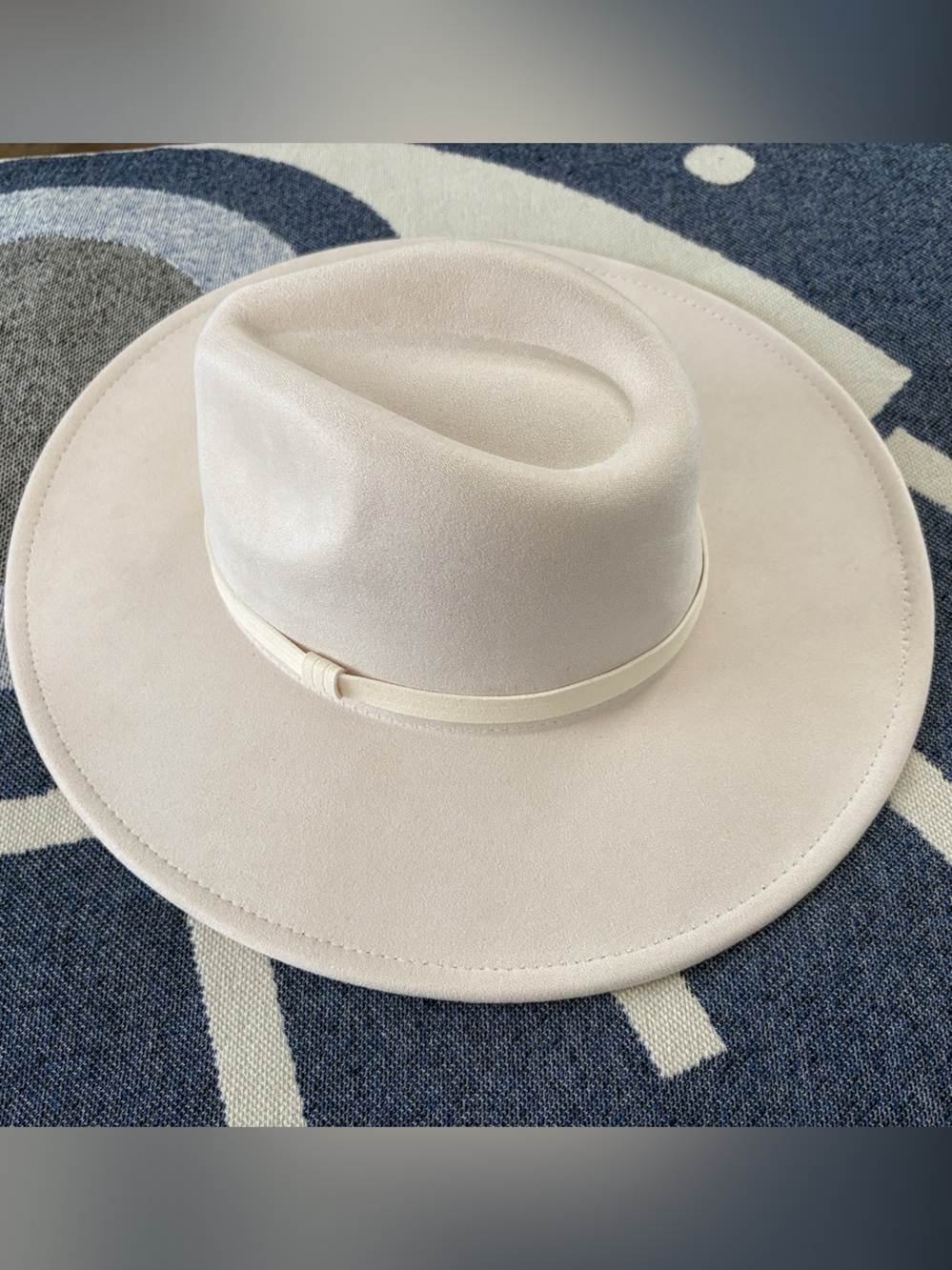 Cream Wide-Brim Fedora Hat - Women's Fashion Accessory